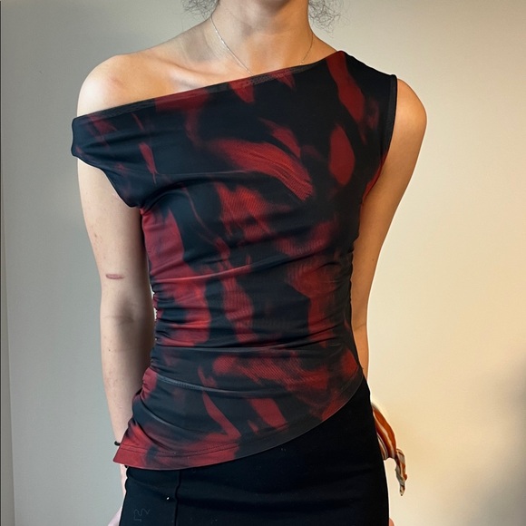 Tops - Women's One-Shoulder Red & Black Printed Top